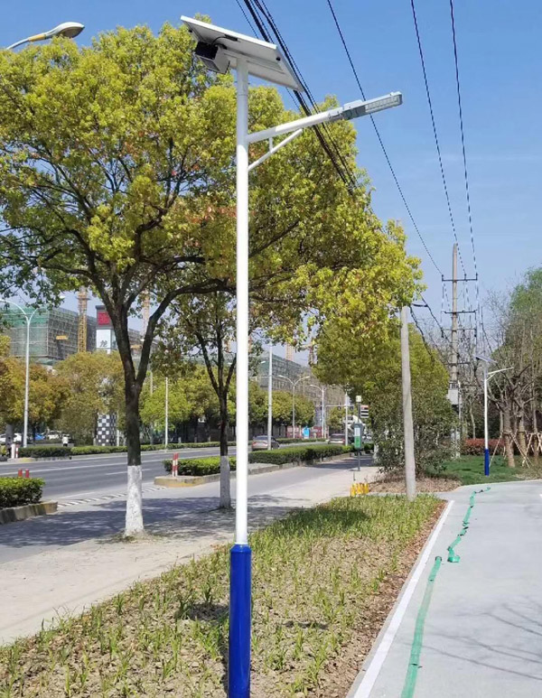 太陽能路(lù)燈價格與質量，我們應該選擇哪個？